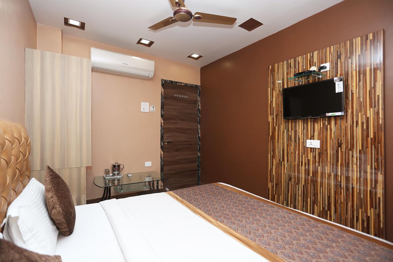 Oyo 11596 Sanjay Guest House Kanpur Exterior foto